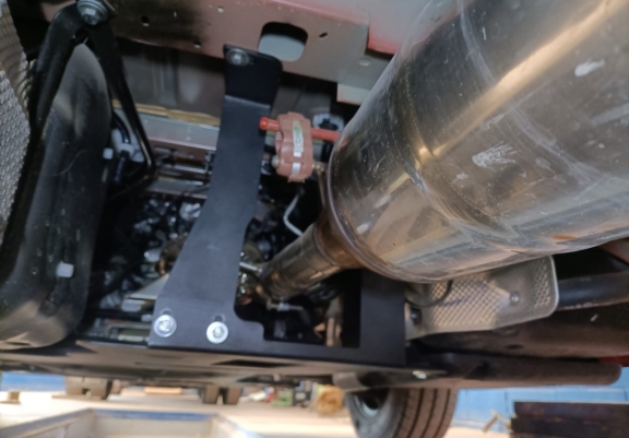 Unterfahrschutz für Katalysator/cat lock der Marke Nissan NV400